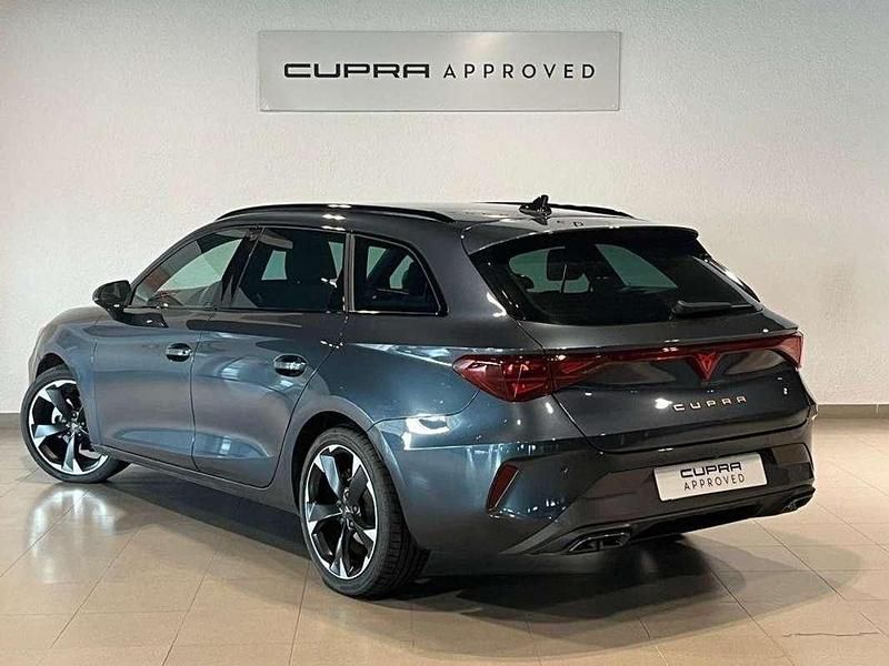Usado Cupra Leon 204 CV (150 kW) 2024 Gris / plata Familiar