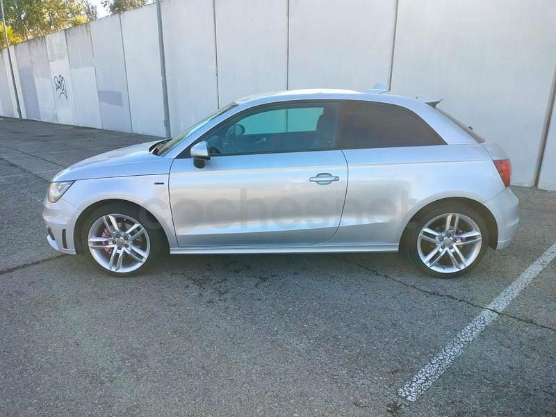 Usado Audi A1 Ambition 105 CV (77 kW) 2011 Gris / plata Berlina