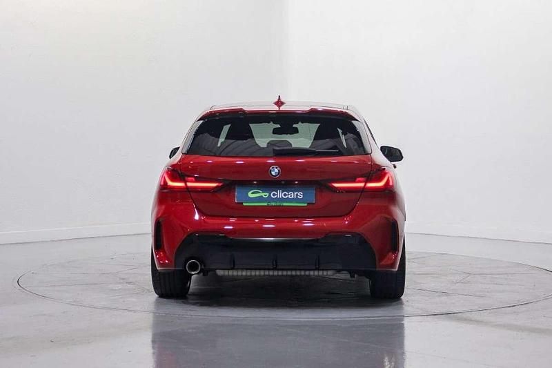 Usado BMW 118 140 CV (102 kW) 2019 Rojo Utilitario
