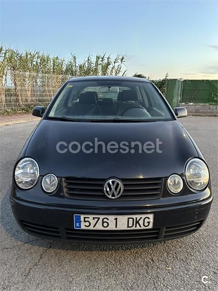 Negro Usado 2005 VW Polo Trendline Berlina | 2800 € (Buen precio) - Imagen 1/4