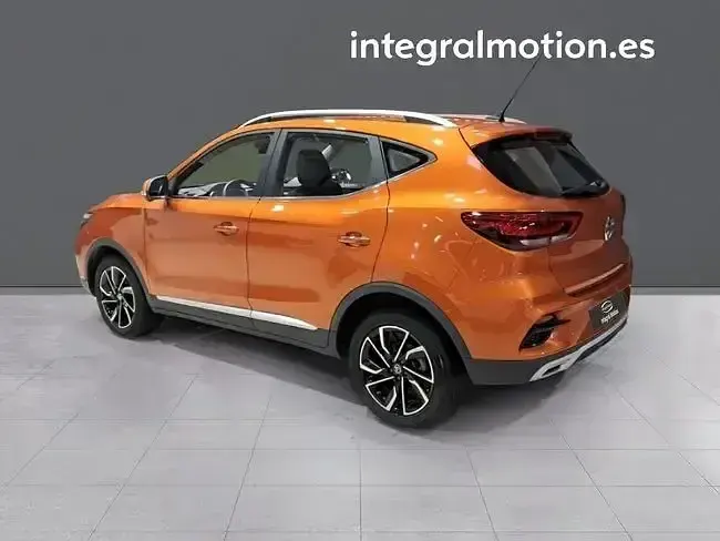 Usado MG ZS Luxury 106 CV (77 kW) 2022 Naranja SUV
