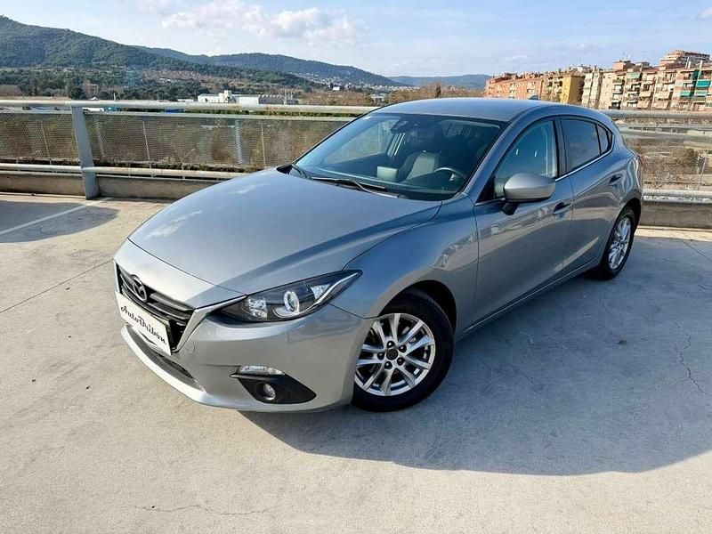 Usado Mazda 3 Luxury 150 CV (110 kW) 2016 Plateado Utilitario