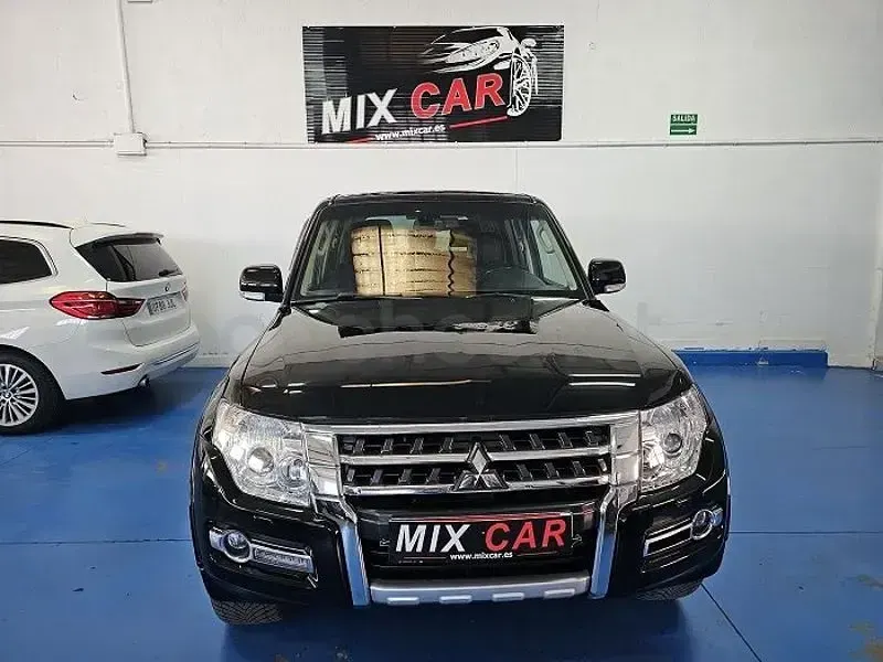 Usado Mitsubishi Montero 200 CV (147 kW) 2015 Negro SUV