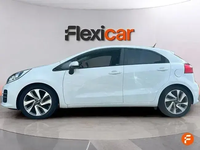 Usado Kia Rio 84 CV (61 kW) 2016 Blanco Utilitario