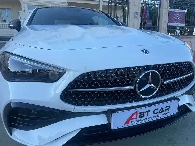 Usado Mercedes CLE300 313 CV (230 kW) 2025 Blanco Coupe
