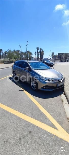Marrón Usado 2016 Toyota Auris Hybrid Active Familiar | 10.995 € (Precio justo) - Imagen 1/4
