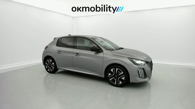 Usado Peugeot 208 Allure 100 CV (73 kW) 2024 Gris artense Utilitario