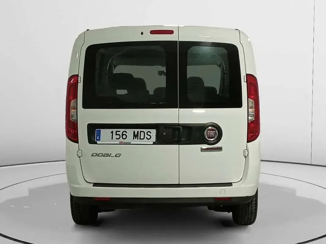 Usado Fiat Doblò Feel 102 CV (75 kW) 2023 Blanco Monovolumen