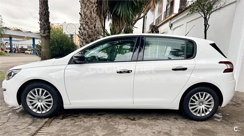 Usado Peugeot 308 Active 100 CV (73 kW) 2016 Blanco Berlina