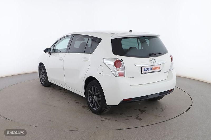 Usado Toyota Verso Advance 132 CV (97 kW) 2015 Blanco Monovolumen