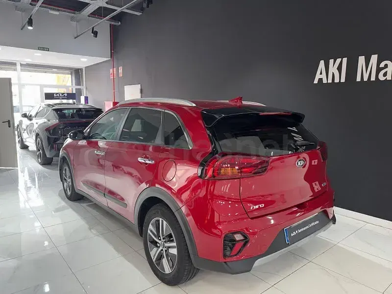 Usado Kia Niro 141 CV (103 kW) 2018 Rojo SUV