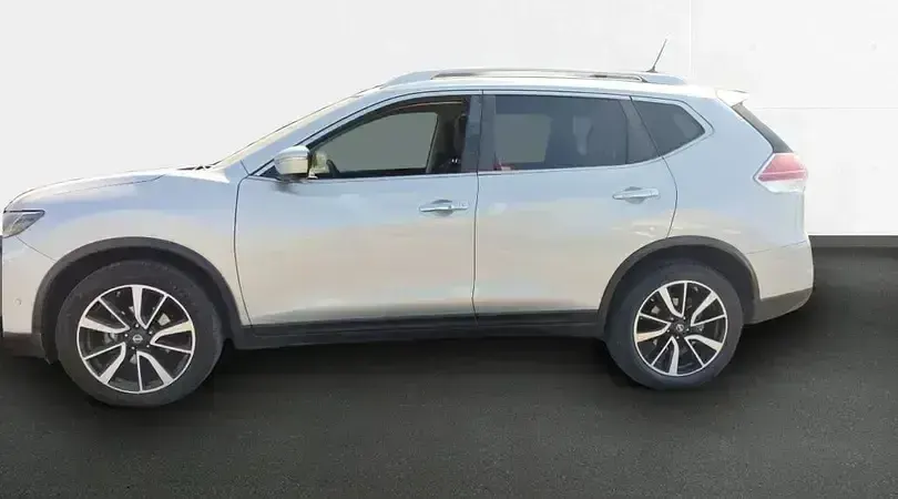 Usado Nissan X-Trail Tekna 131 CV (96 kW) 2014 Plata tecno metalizado SUV