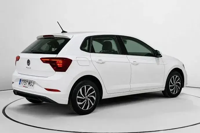 Usado VW Polo Life 95 CV (69 kW) 2023 Utilitario