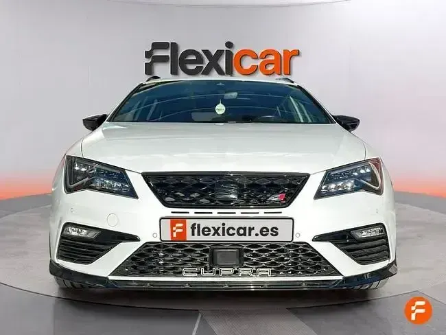 Usado Seat Leon 4Drive 300 CV (220 kW) 2018 Blanco Familiar
