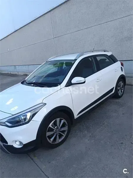 Usado Hyundai i20 Active 100 CV (73 kW) 2017 Blanco Berlina