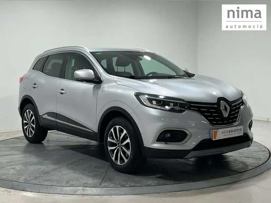 Usado Renault Kadjar Zen 140 CV (102 kW) 2021 Plateado SUV