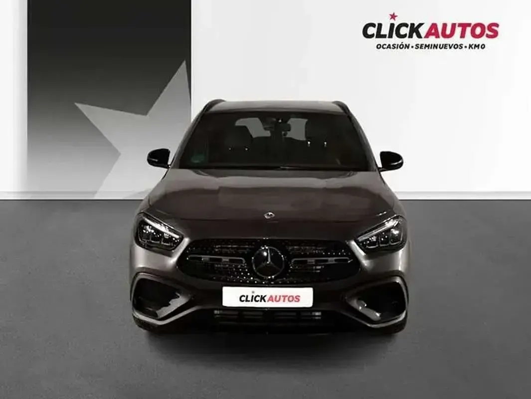 Usado Mercedes GLA200 AMG line 151 CV (111 kW) 2024 Plateado SUV