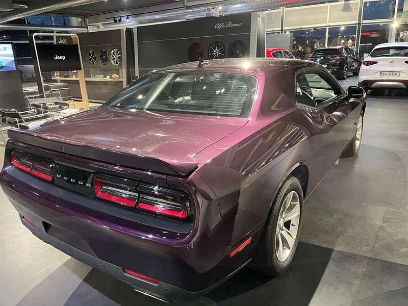 Usado Dodge Challenger SXT 309 CV (227 kW) 2023 Burdeos Coupe