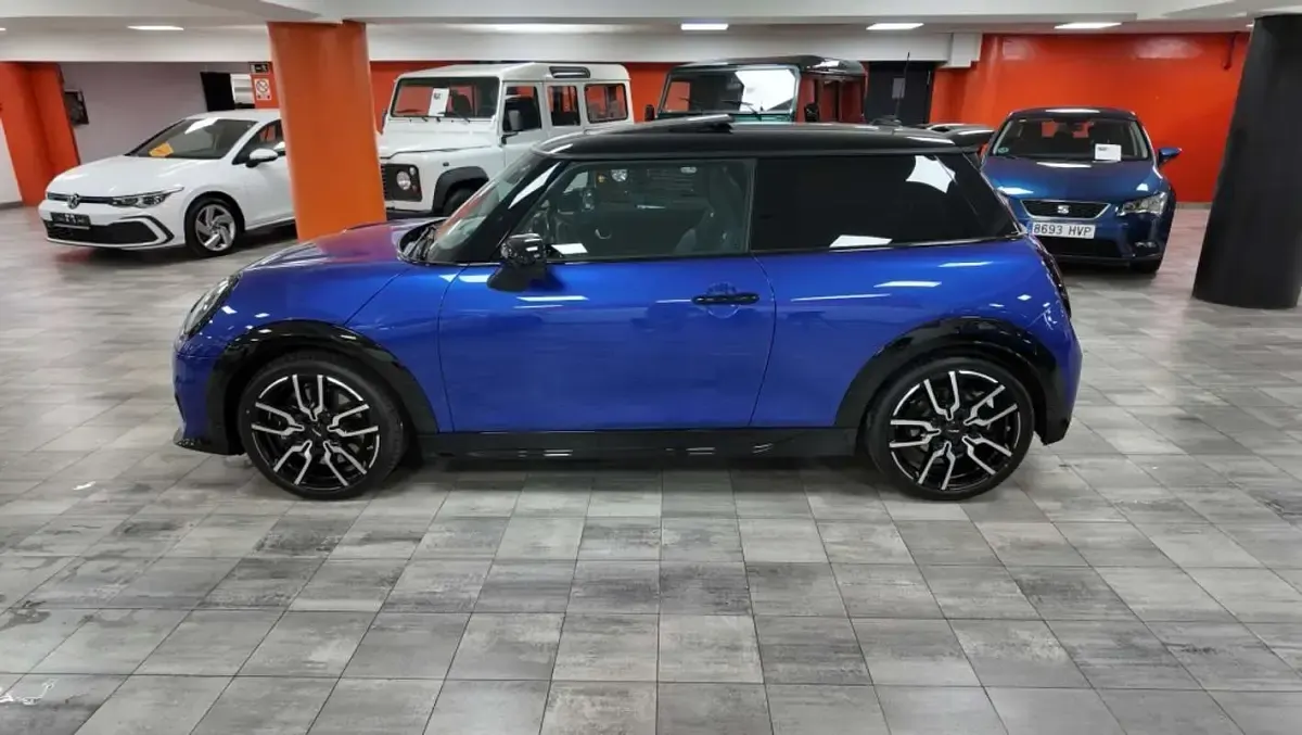 Usado Mini John Cooper Works Cabriolet 204 CV (150 kW) 2024 Azul Descapotable