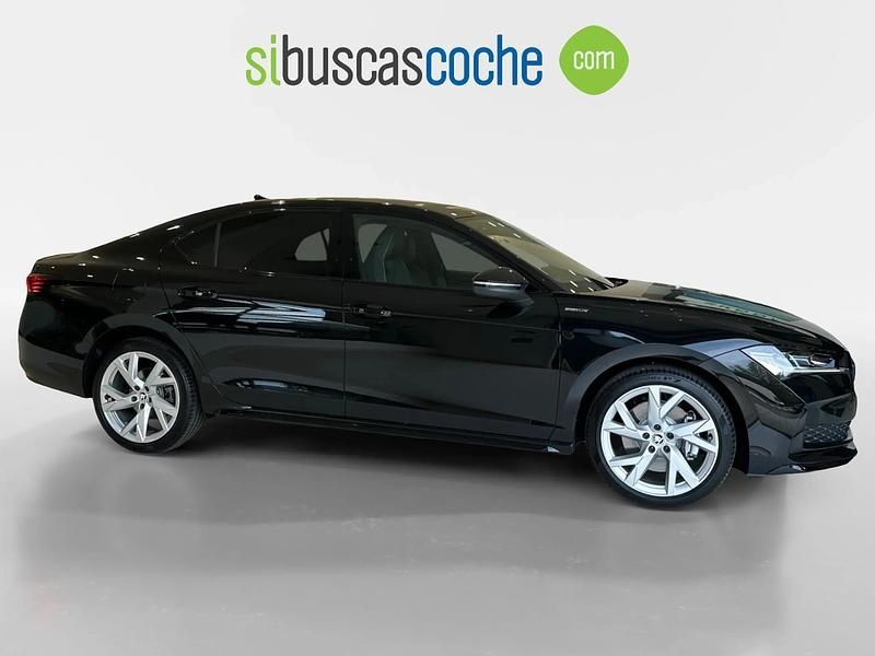 Nuevo Skoda Superb SportLine 204 CV (150 kW) 2025 Negro