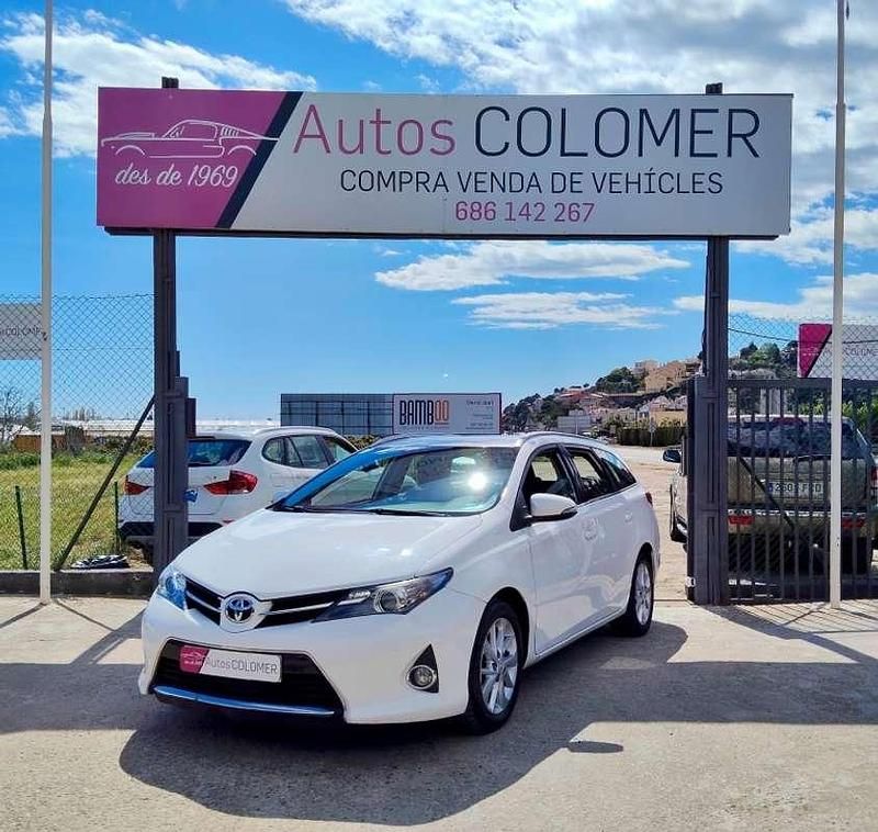 Usado Toyota Auris Active 124 CV (91 kW) 2014 Blanco Utilitario