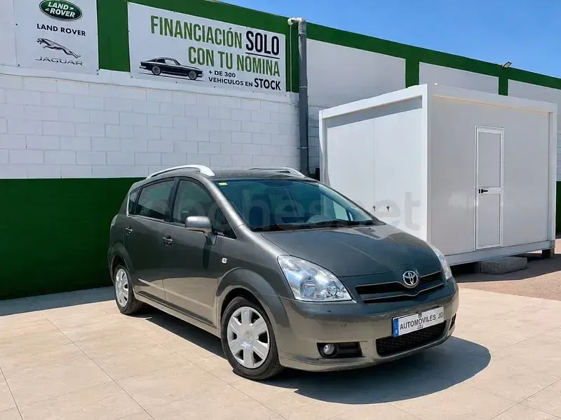 Usado Toyota Corolla Verso Luna 136 CV (100 kW) 2006 Beige Monovolumen