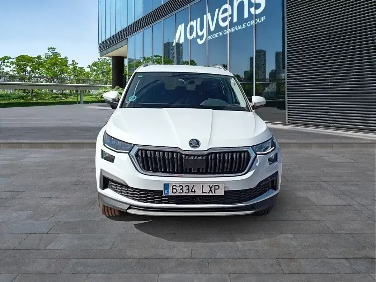 Usado Skoda Kodiaq Ambition 150 CV (110 kW) 2022 Blanco SUV