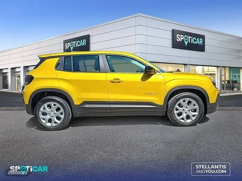 Usado Jeep Avenger Altitude 100 CV (73 kW) 2025 Amarillo SUV