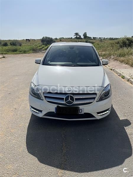 Usado Mercedes B180 109 CV (80 kW) 2014 Blanco Utilitario
