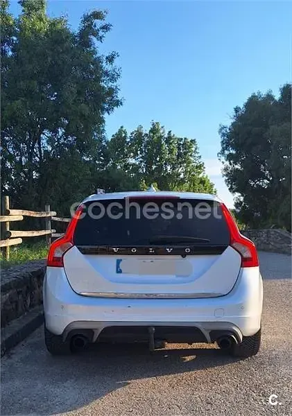 Usado Volvo V60 Summum 231 CV (169 kW) 2016 Blanco Familiar
