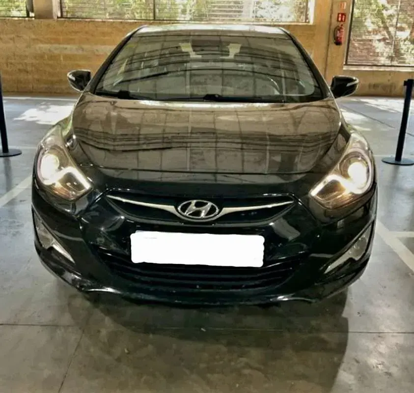 Usado Hyundai i40 136 CV (100 kW) 2013 Negro Berlina