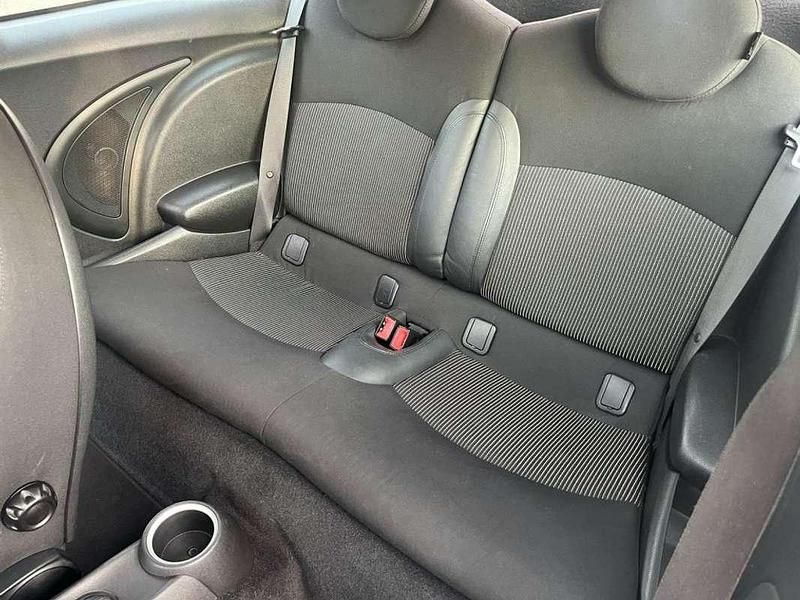 Usado Mini Cooper 120 CV (88 kW) 2009 Blanco Utilitario