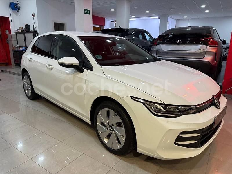 Usado VW Golf VIII 116 CV (85 kW) 2025 Blanco Berlina