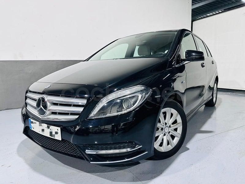Usado Mercedes B200 136 CV (100 kW) 2012 Negro Monovolumen