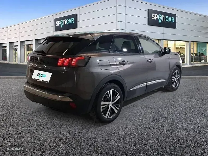 Usado Peugeot 3008 Allure 225 CV (165 kW) 2021 Gris SUV