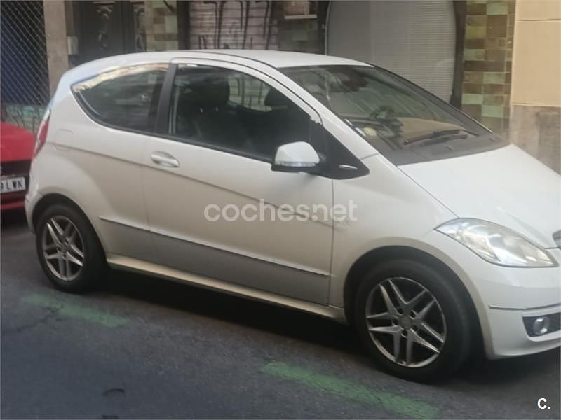Blanco Usado 2010 Mercedes A180 Avantgarde Berlina | 3300 € (Super precio) - Imagen 1/4