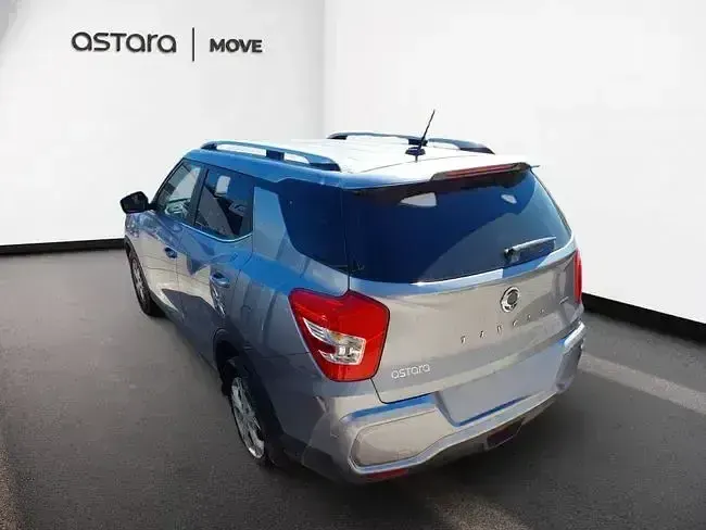 Usado SsangYong Tivoli 163 CV (119 kW) 2024 Gris