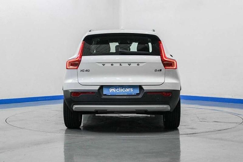 Usado Volvo XC40 Momentum 190 CV (139 kW) 2019 Blanco SUV