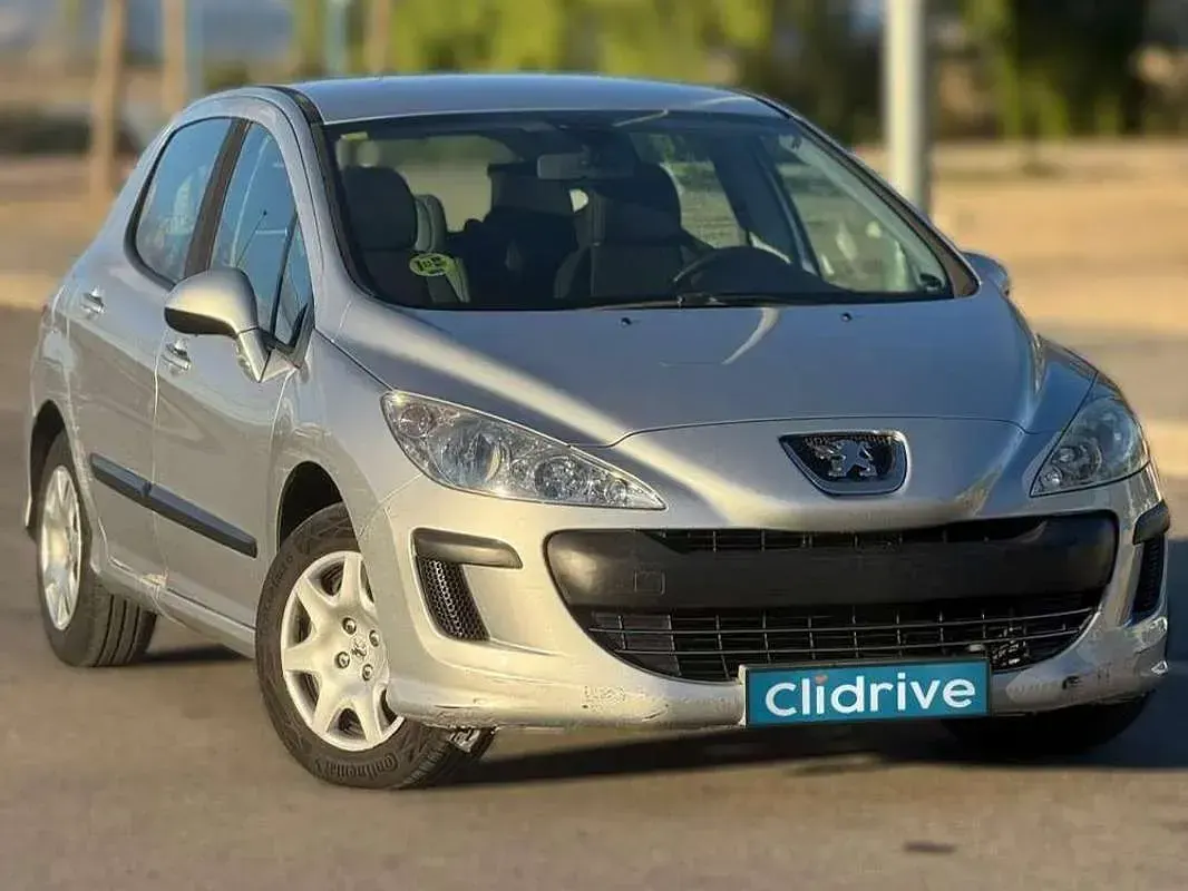 Usado Peugeot 308 110 CV (80 kW) 2008 Gris Berlina