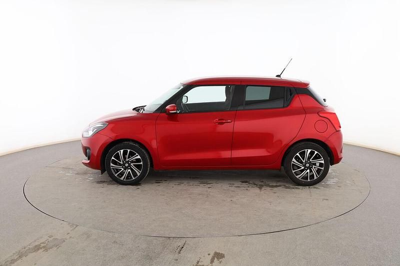 Usado Suzuki Swift GLX 83 CV (61 kW) 2023 Rojo Utilitario