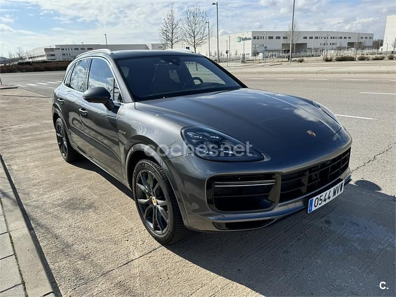 Gris / plata Usado 2020 Porsche Cayenne Turbo S SUV | 62.000 € - Imagen 1/4