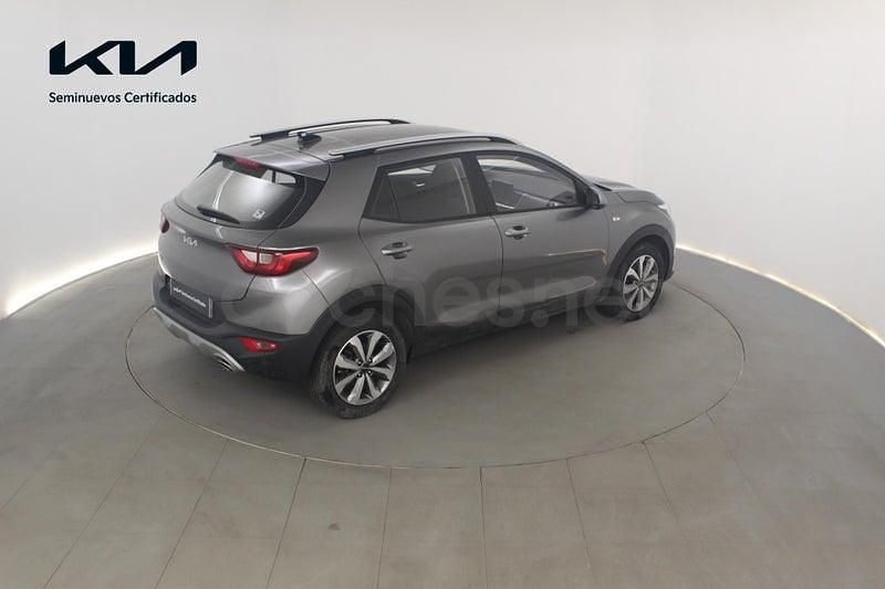 Usado Kia Stonic 100 HP (73 kW) 2025 Cinzento SUV