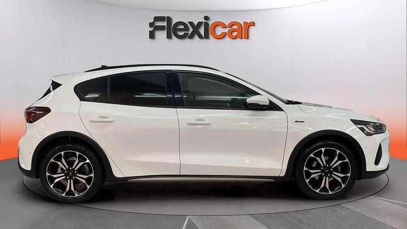 Używany Ford Focus Active 155 KM (114 kW) 2022 Biały Sedan/Limuzyna