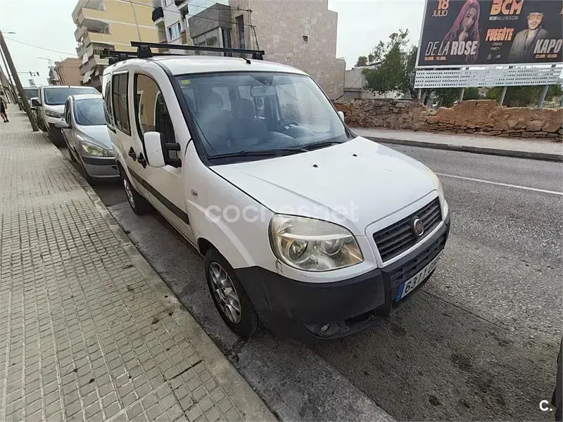 Usado Fiat Doblò Dynamic 70 CV (51 kW) 2009 Blanco Monovolumen