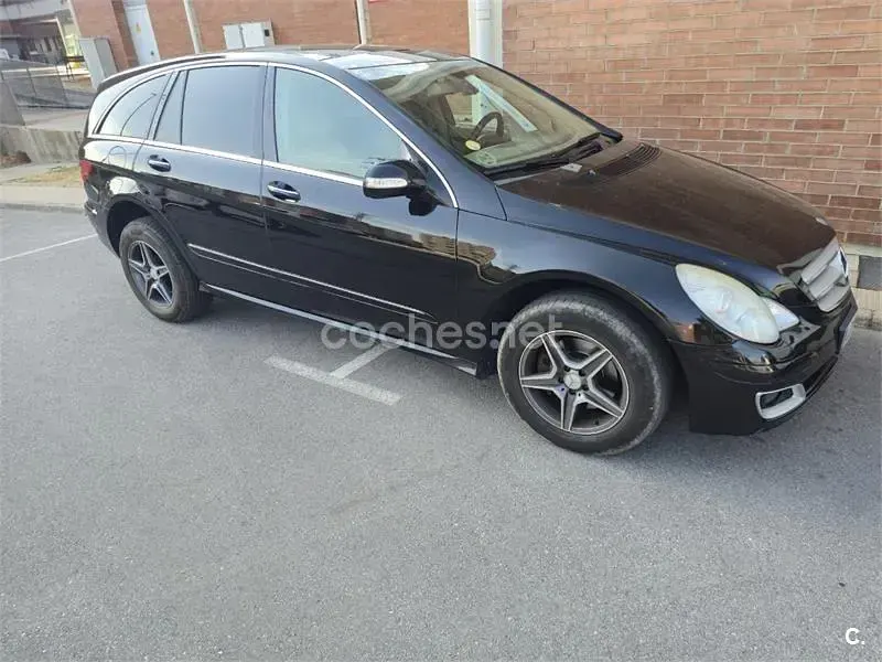 Usado Mercedes R320 224 CV (164 kW) 2006 Negro Familiar