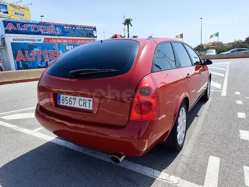 Usado Nissan Primera Tekna 140 CV (102 kW) 2004 Rojo Familiar