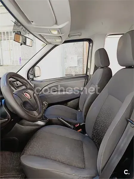 Usado Fiat Doblò Emotion 105 CV (77 kW) 2013 Negro Monovolumen