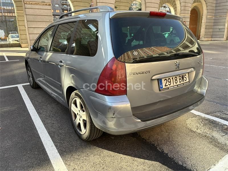 Usado Peugeot 307 138 CV (101 kW) 2002 Gris / plata Familiar