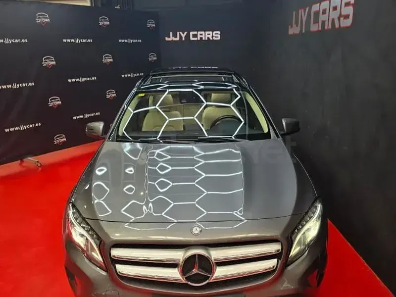 Usado Mercedes GLA250 211 CV (155 kW) 2017 Gris / plata SUV
