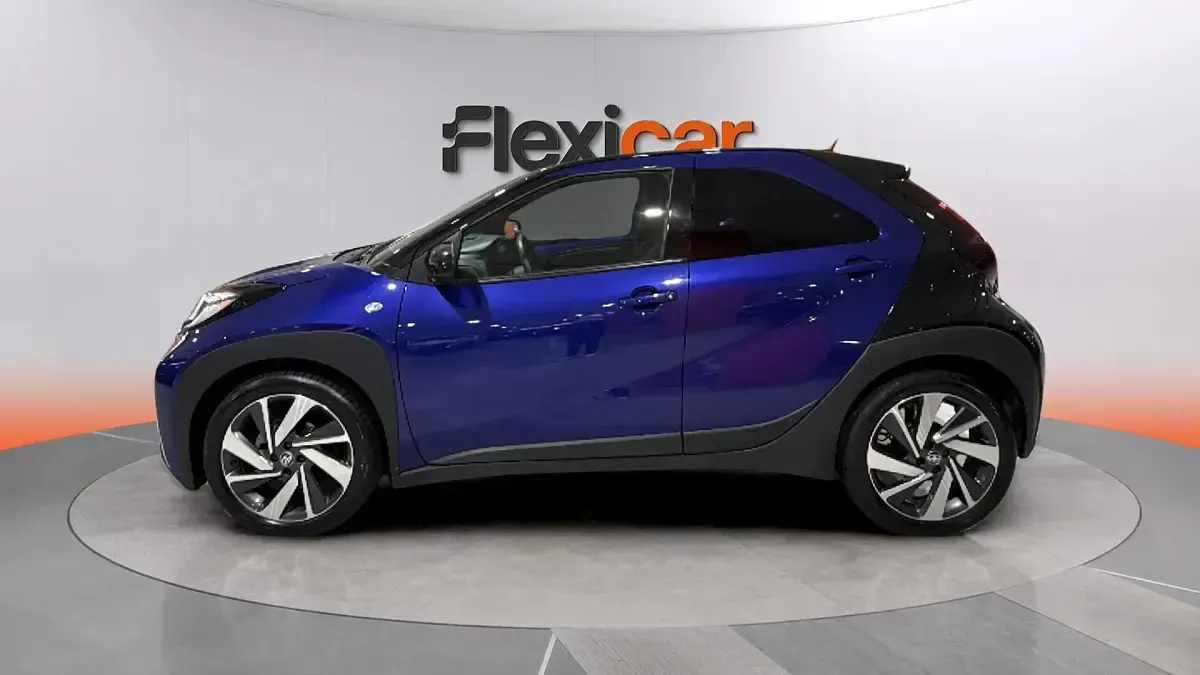 Usado Toyota Aygo X Edition 72 CV (52 kW) 2022 Azul SUV